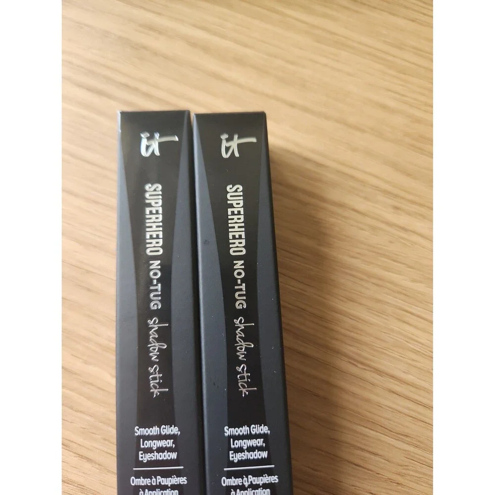 It Cosmetics Set of 2 Superhero No-Tug Shadow Sticks in 